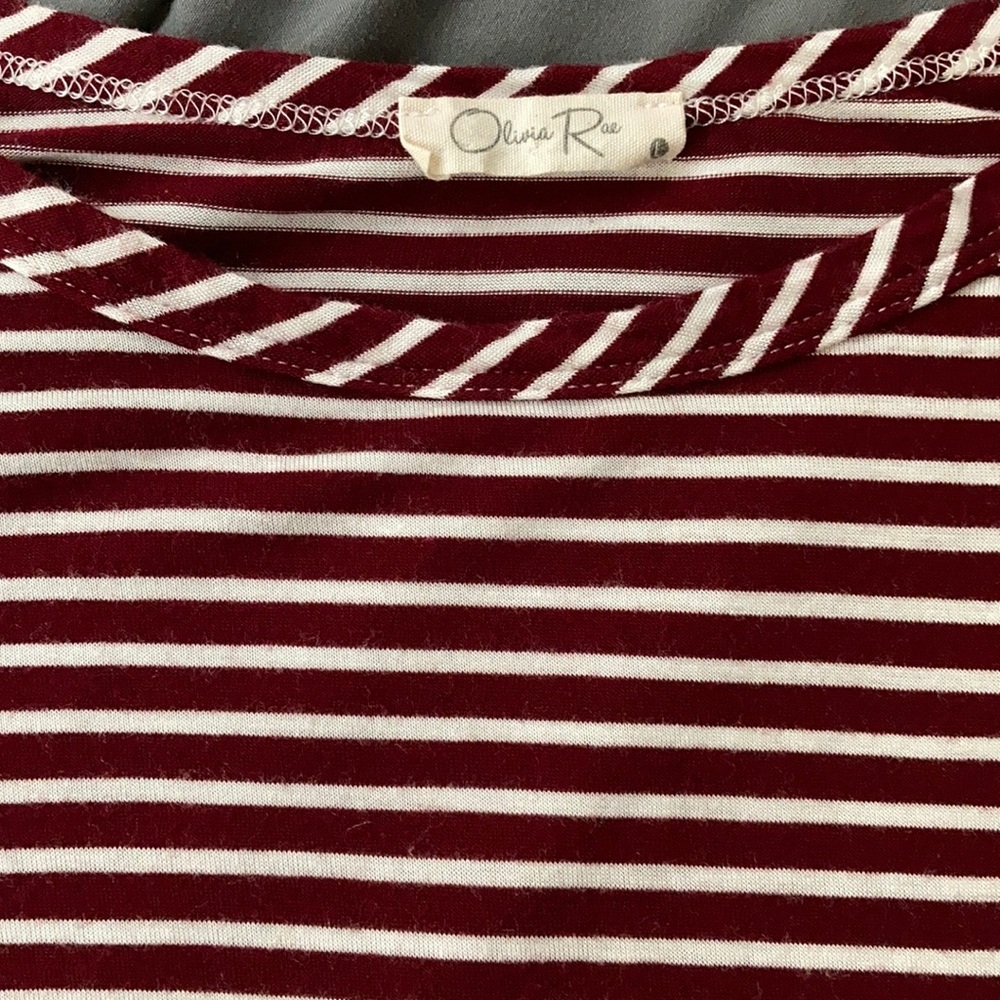 Large Olivia Rae Top - Picture 3 of 3